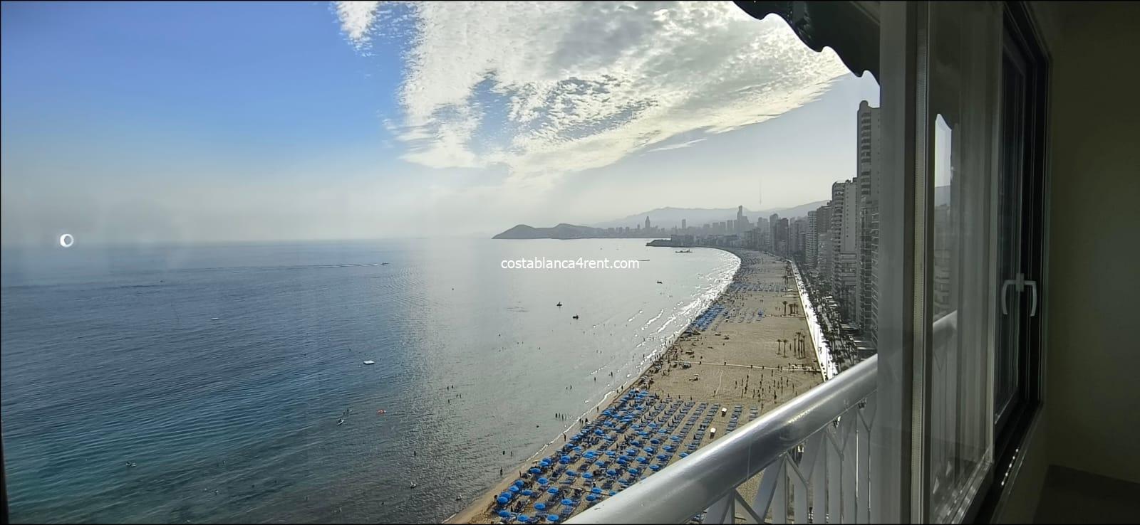 WhatsApp Image 2026-10-05 at 10.15.53 (1) Fist line beach Benidorm, Levante